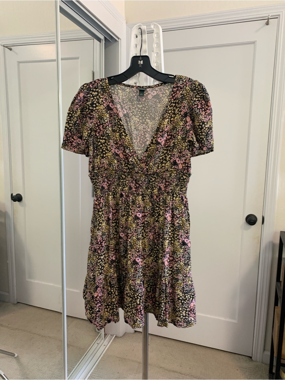 Wild Fable Floral V-Neck Short Sleeve Dress in Black Pink Yellow Sz Small
